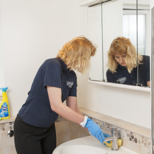 A house cleaner working for Starlet house cleaning services London